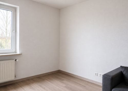Mit Feinputz sanierte Wände